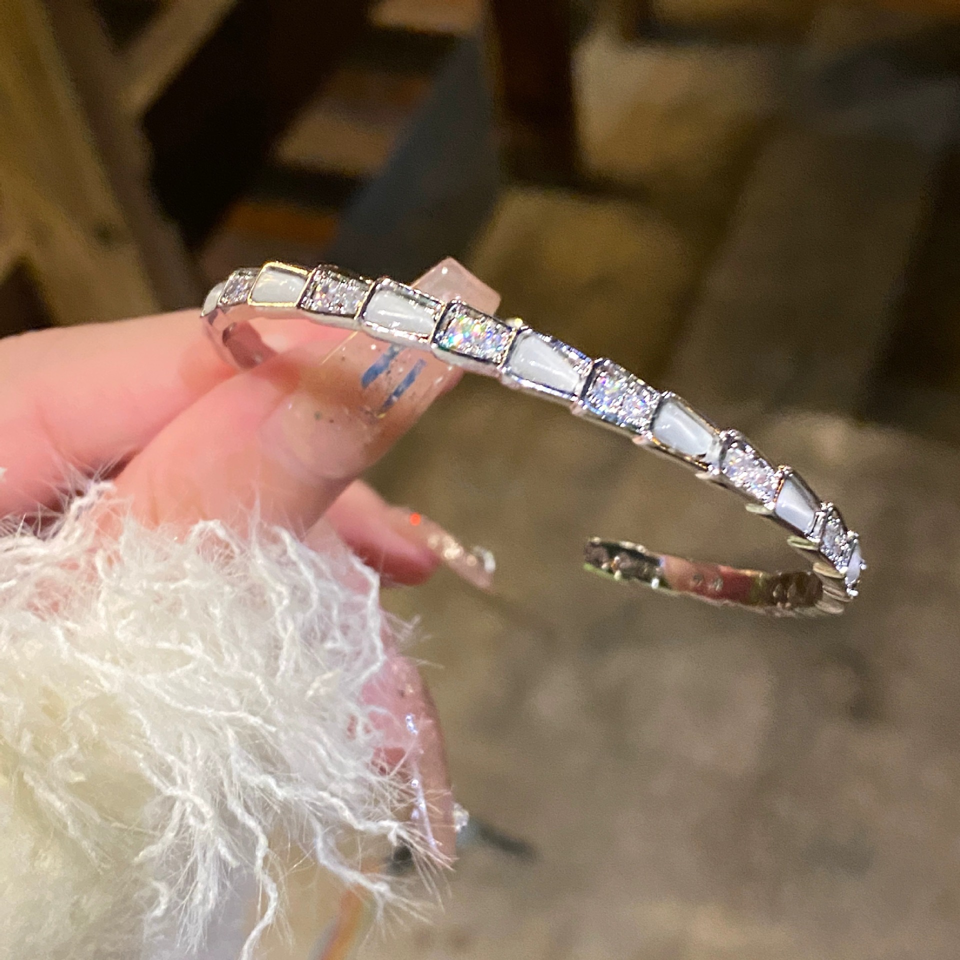Snake-shaped bracelet, spirit snake sparkling diamond texture bracelet for girls, zircon light luxury, fashionable and exquisite silver bracelet, open jewelry pic 4