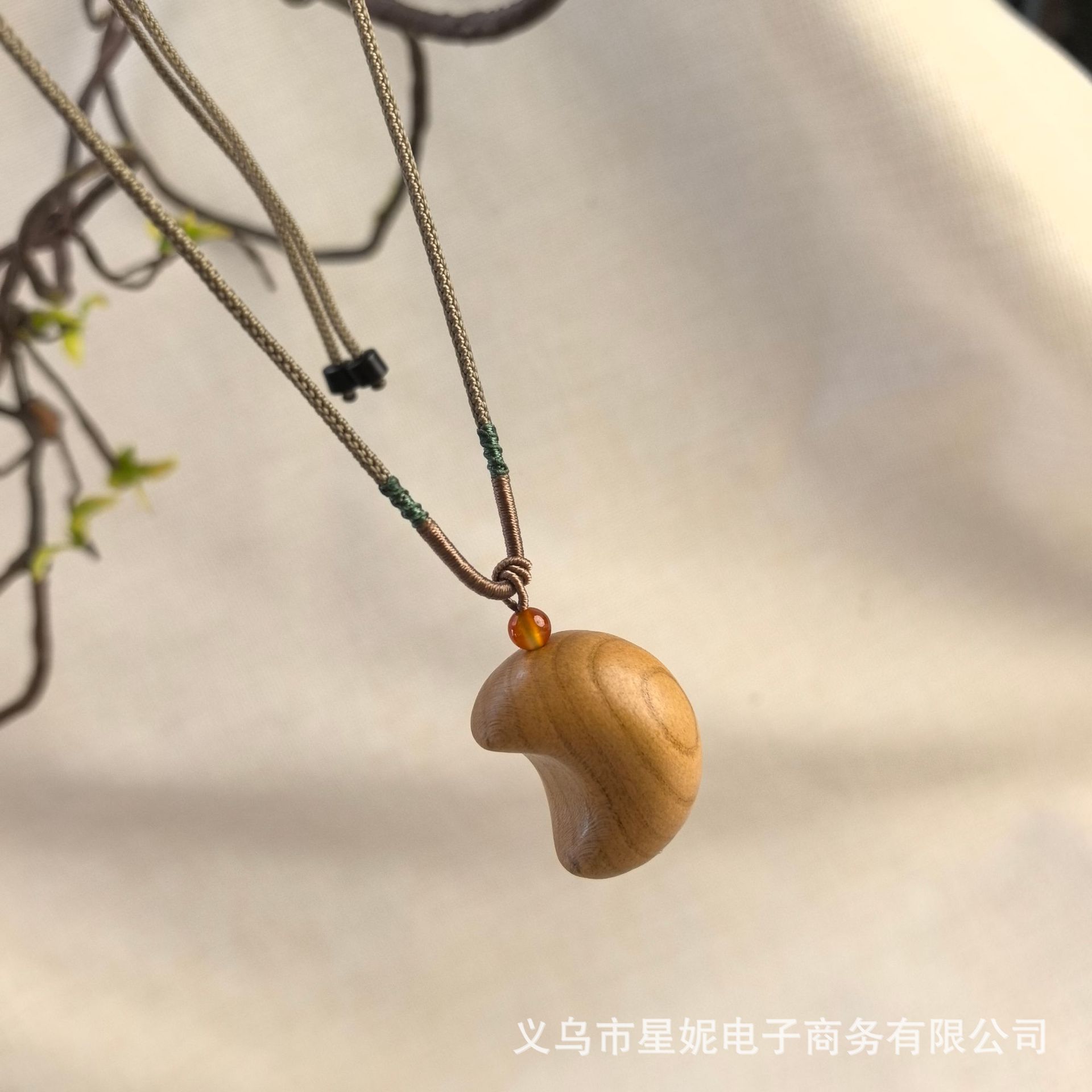 New Chinese-style natural cliff cypress moon pendant necklace for women, retro ethnic style, Zen design, star collarbone chain accessory pic 10