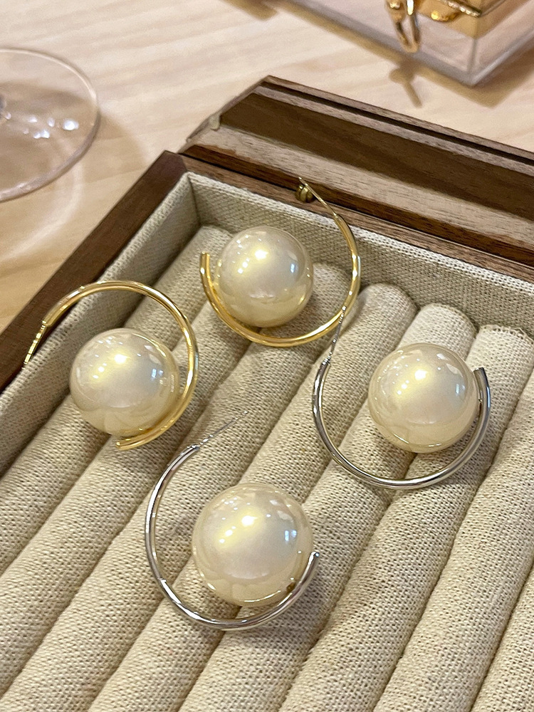 莱茵河畔~时尚气质大珍珠耳钉女新款潮耳环小众设计感高级感耳饰详情1