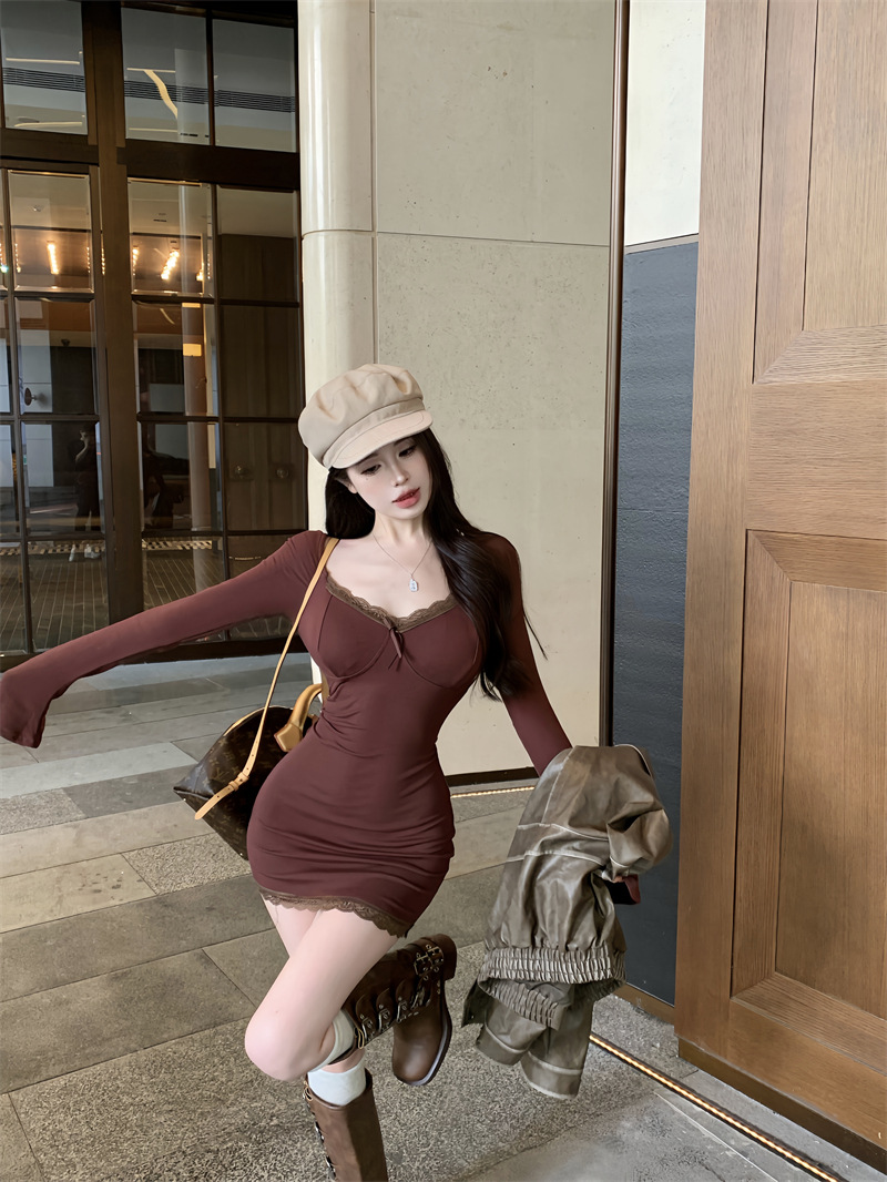 棕色性感v领长袖连衣裙女秋季蕾丝内搭小妈裙子紧身收腰包臀短裙详情5