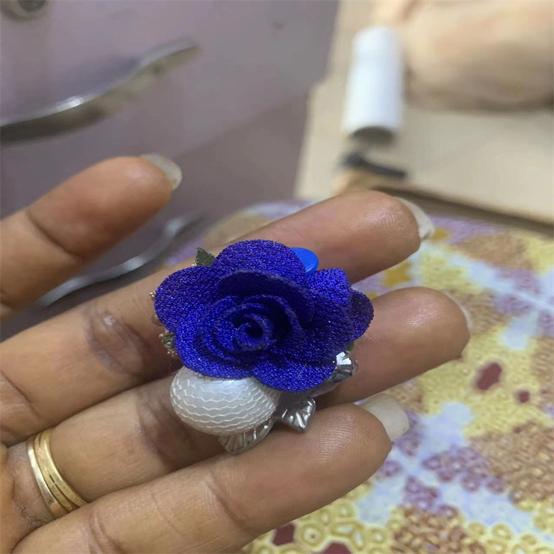 立体布艺花朵手工DIY 装饰花箱包辅料配件花心详情5