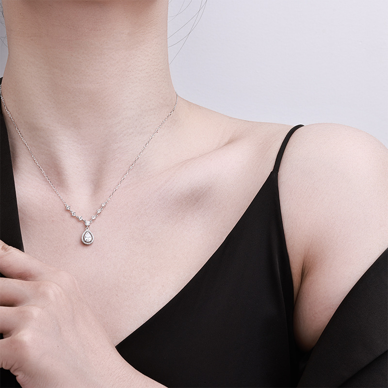 The tassel water drop necklace is a new, niche, light luxury and high-end design style for women. It features a delicate collarbone chain and neck made of pure silver pic 3
