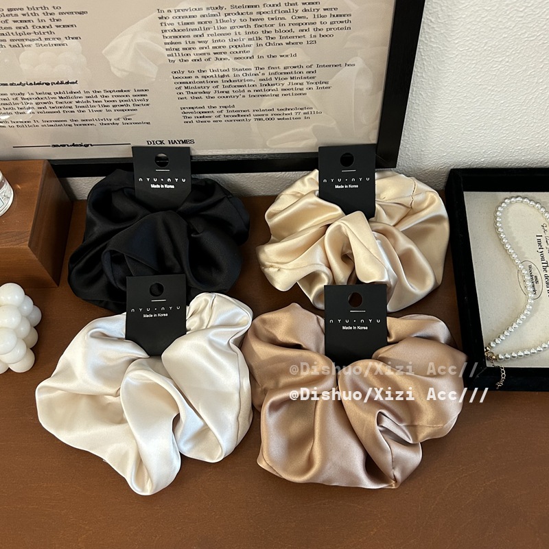 High-quality, retro large intestine hair band with a large 18cm diameter satin finish, exuding a fashionable and high-end vibe. Large intestine hair band headband pic 3