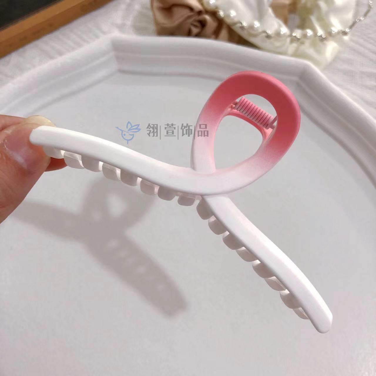 跨境少女粉渐变色八件套抓夹新款后脑勺鲨鱼夹夏季盘发大号发卡详情12
