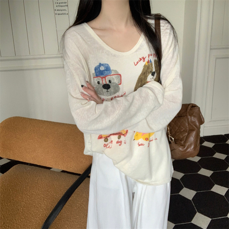 A niche and fun printed long-sleeved T-shirt for women, a thin sun-protective top with a fashionable, laid-back and loose design in autumn pic 6