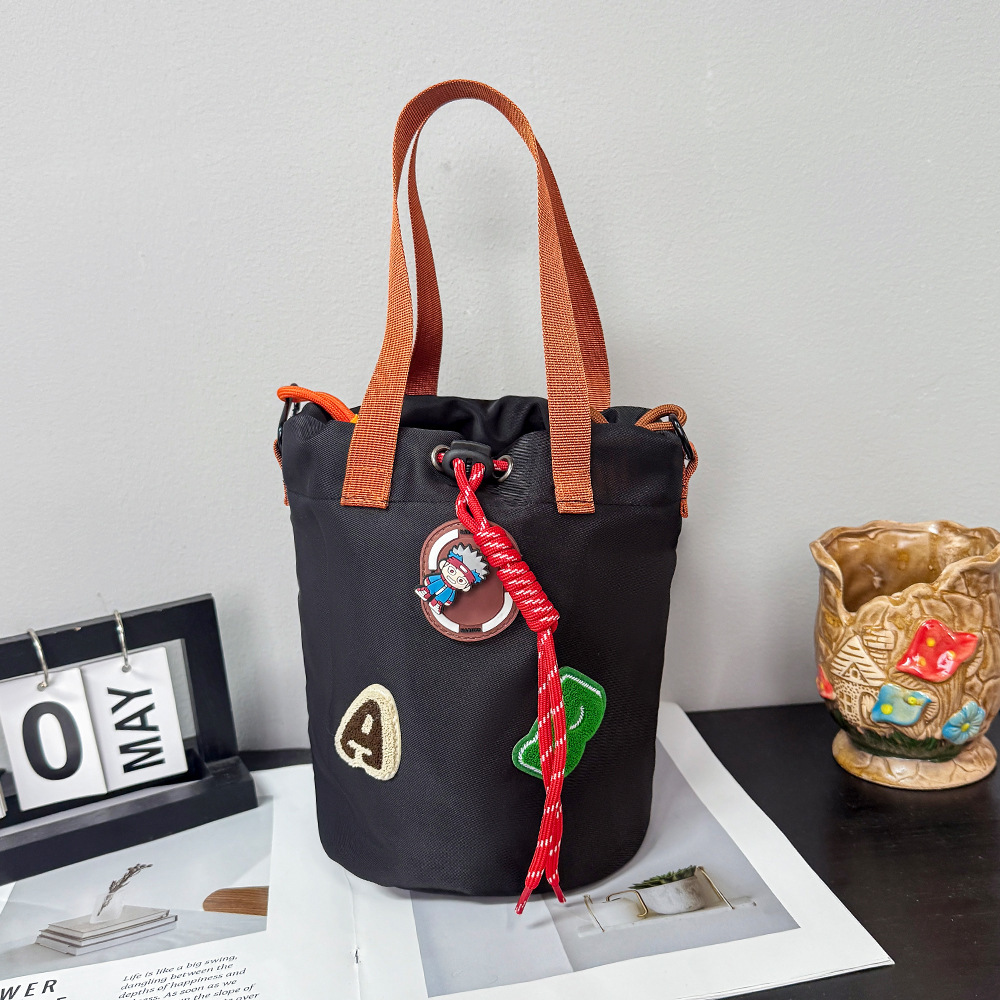 户外运动斜挎单肩包水壶袋手机包遛娃单肩包运动徒步旅行轻便挎包详情4