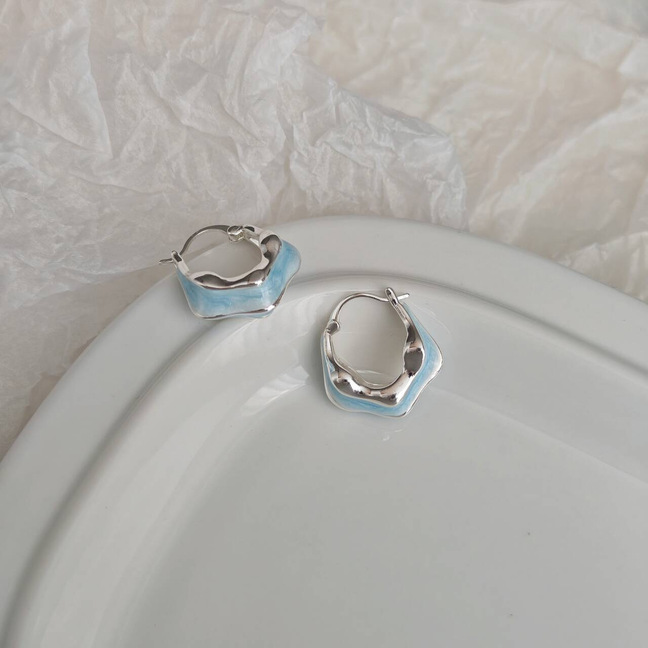 Niche ins minimalist colored drip glaze dopamine earrings, gentle and creamy C-shaped blue large circle ear rings for round faces pic 90