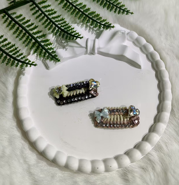 New pet hair clips, handcrafted pet hair accessories, fashionable dog and cat hair clips, headwear, pet accessories pic 7