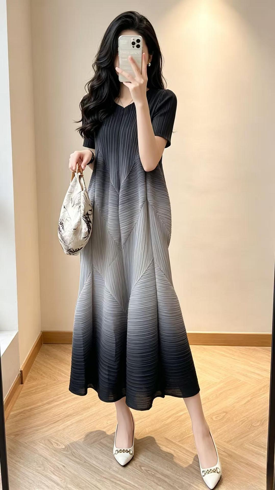 三宅专柜冷淡风女装高级感连衣裙设计感褶皱廓形短袖蛋糕公主裙子详情5