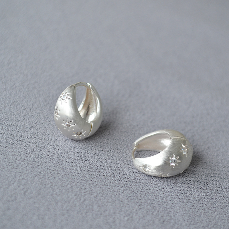 法式小众设计轻奢银色拉丝锆石星星闪钻简约个性冷淡气质耳环耳饰详情3