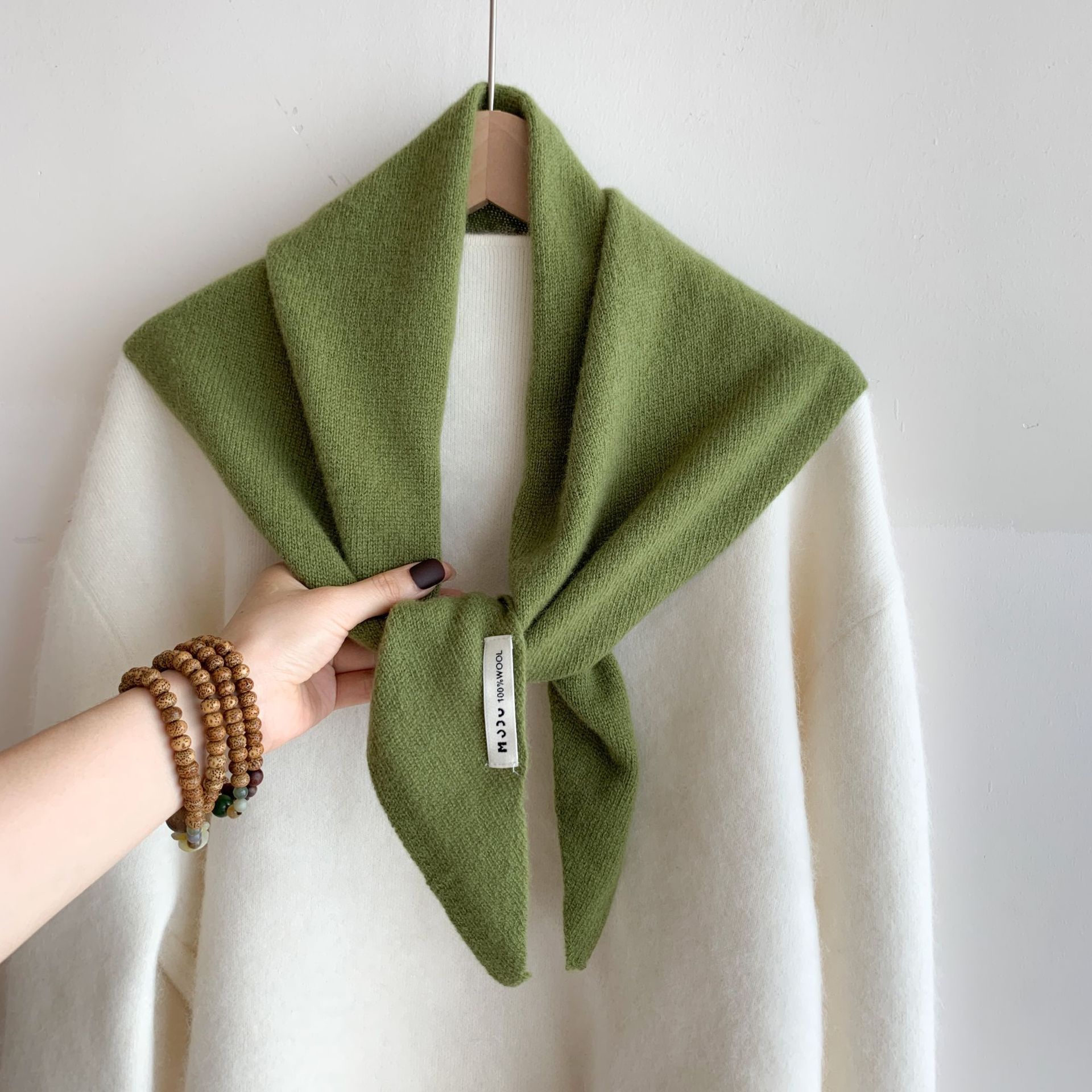 羊毛针织三角巾披肩女秋冬款保暖头巾多功能保暖百搭小围巾女详情10