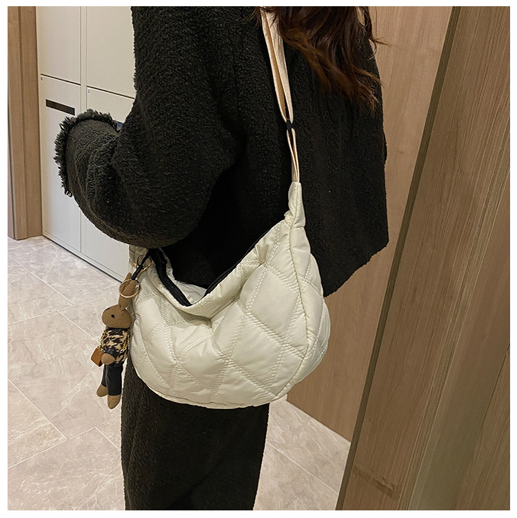 The new, trendy and fashionable single-shoulder crossbody bag with diamond-patterned embroidery thread for women in 2021, the popular dumpling bag pic 54