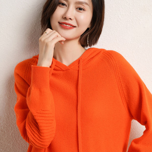 A hooded sweatshirt for women in Spring and Autumn 2025, a new style of hooded sweatshirt as a base layer, paired with a knitted sweater, a casual large-sized hooded sweater for women pic 27