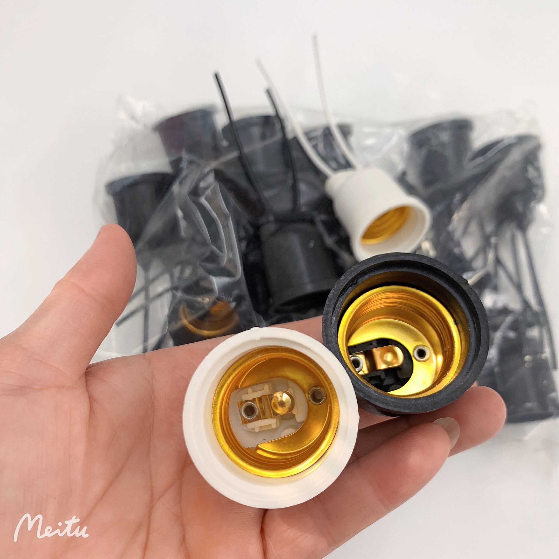 Cross-border supply E27 plastic wire waterproof lamp cap, lamp base, hanging threaded lamp socket, outdoor lantern lamp cap pic 7