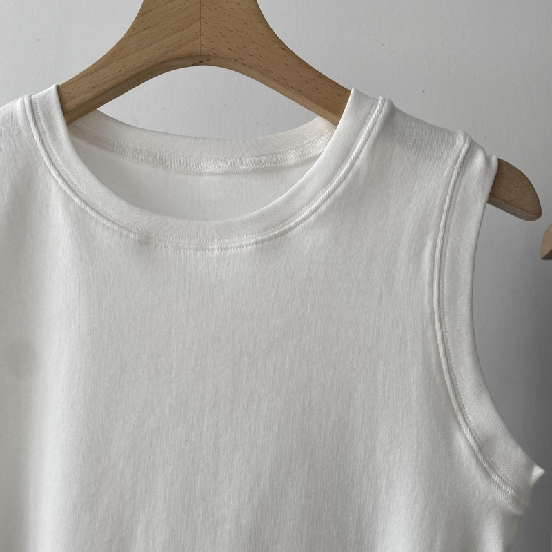 A solid-color short vest with a halter top in the European and American style for women in summer. It is a slimming and form-fitting Korean style with sleeveless tops worn inside and outside pic 8