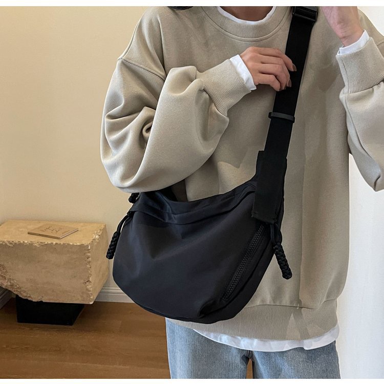 今年流行牛津布包包斜挎包女2024新款休闲单肩学生上课通勤饺子包详情1