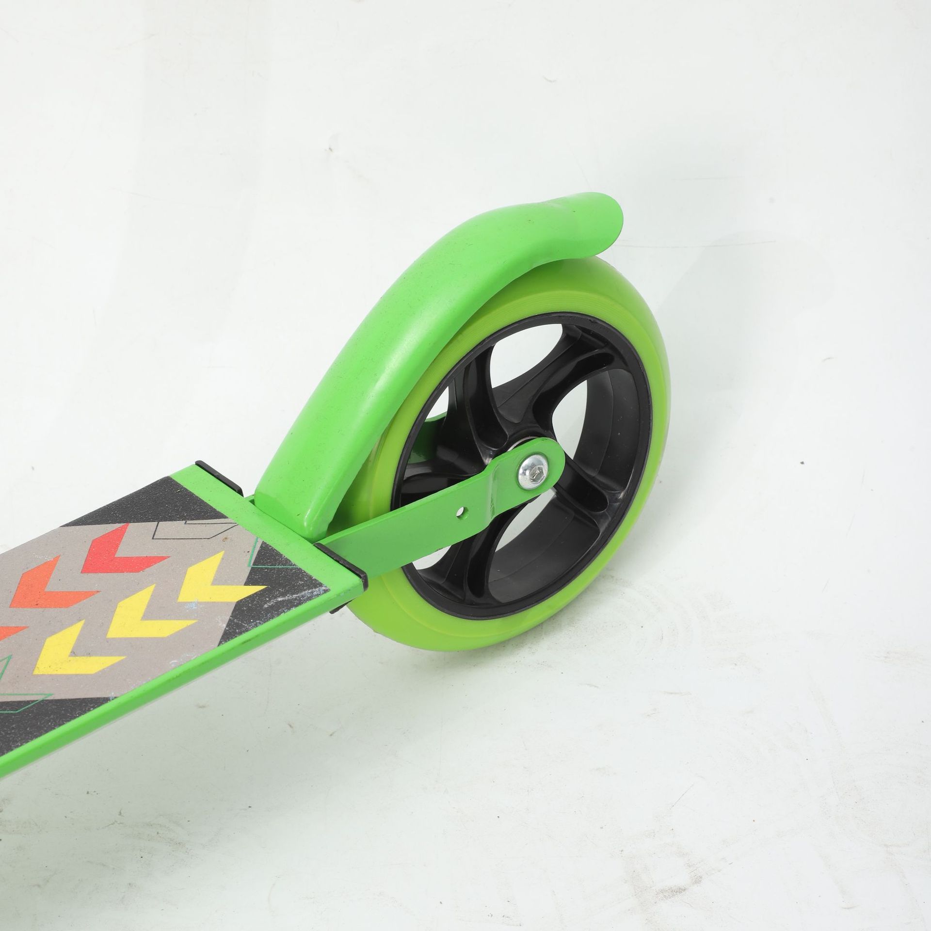 儿童滑板车PVC闪轮三挡高度可调节前置螺旋减震防滑手柄滑行车详情7