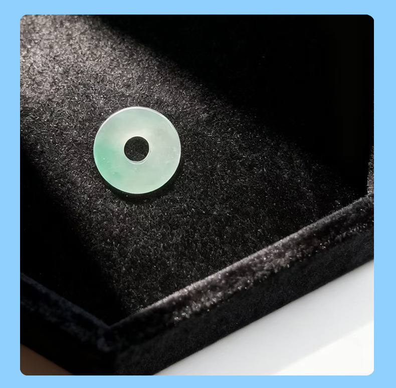 Wholesale of natural African green flat pendant pendants, handcrafted diy jewelry accessories, bracelets, and sweater chains pic 8