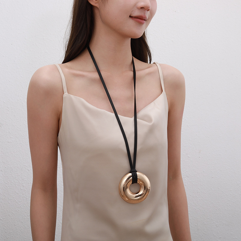 亚马逊新款热销欧美长项链圆形镂空简约韩版女士毛衣链复古饰品女详情6