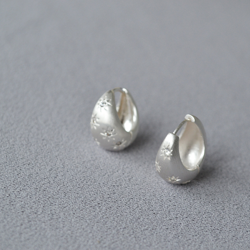 法式小众设计轻奢银色拉丝锆石星星闪钻简约个性冷淡气质耳环耳饰详情2