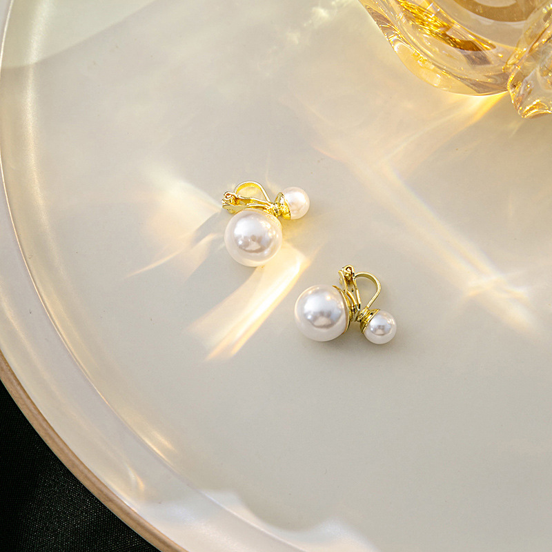 French light luxury pearl ear clips, niche retro style earrings, high-end design, new unique earrings wholesale pic 5