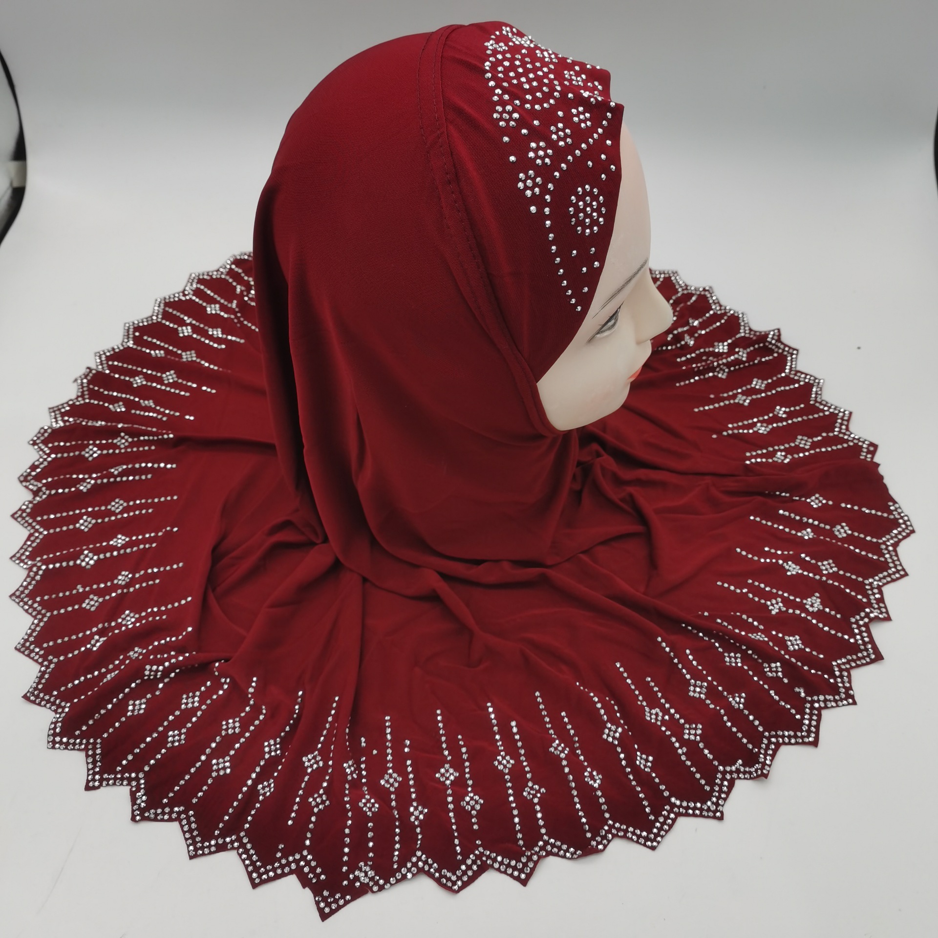 跨境货源水晶麻几何图烫钻激光边女式时尚包头帽头巾帽详情13