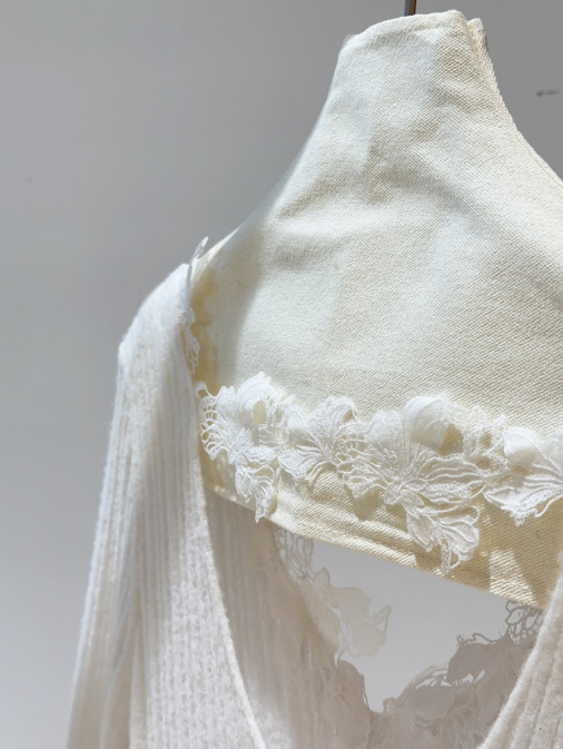 High-quality Nanyou women's clothing 2025 new style French back hollowed-out V-neck lace trim slimming knitted sweater pic 21