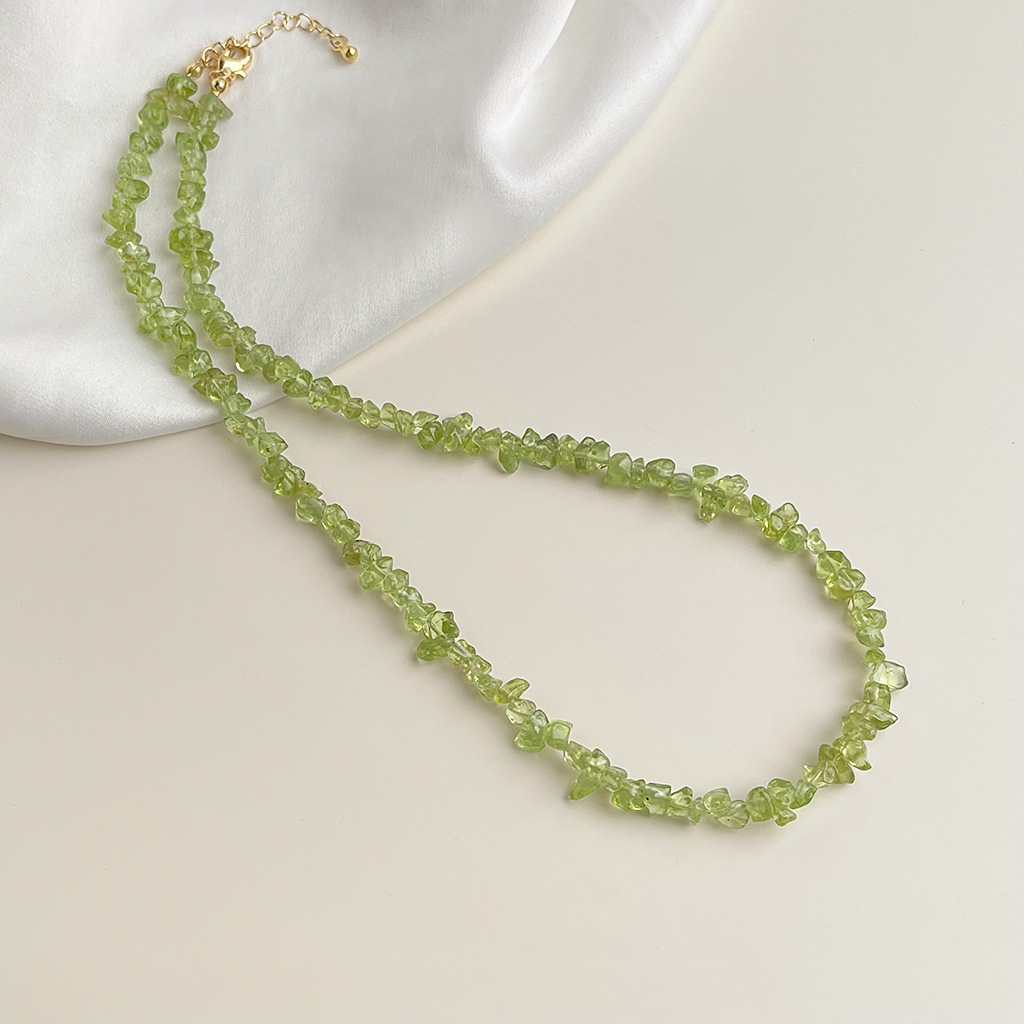 Spring and summer forest-themed peridot crystal necklace collarbone chain, fresh and sweet, natural stone necklace in shape, factory accessory pic 4