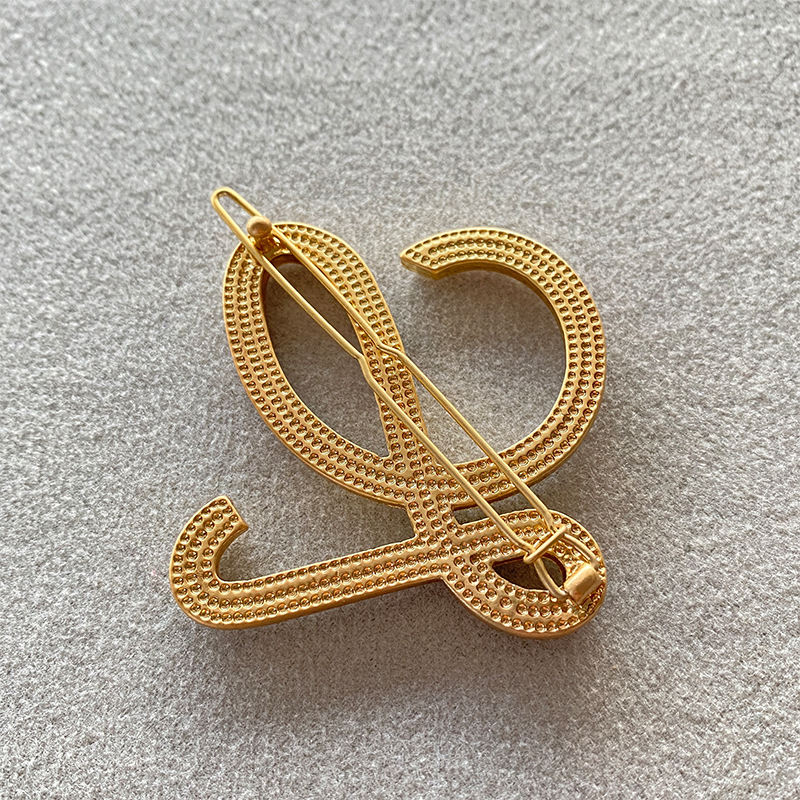 罗家小众设计字母发夹几何镂空新款高级感镀金高档镶嵌珍珠发饰女详情9