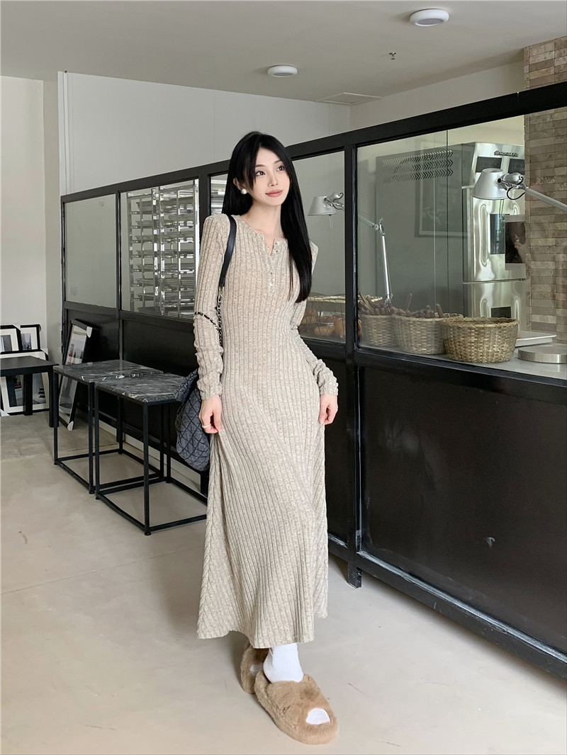 Retro, simple and versatile knitted long-sleeved dress for women, spring waist-cinching and slimming A-line dress, new autumn and winter base long dress pic 21