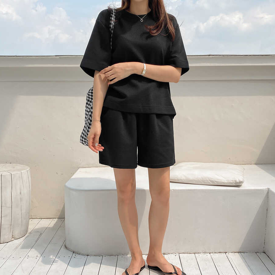 Wholesale set of high-quality Minnie cotton 2023 new summer fashion sportswear, short sleeves and shorts, Korean style two-piece set pic 23