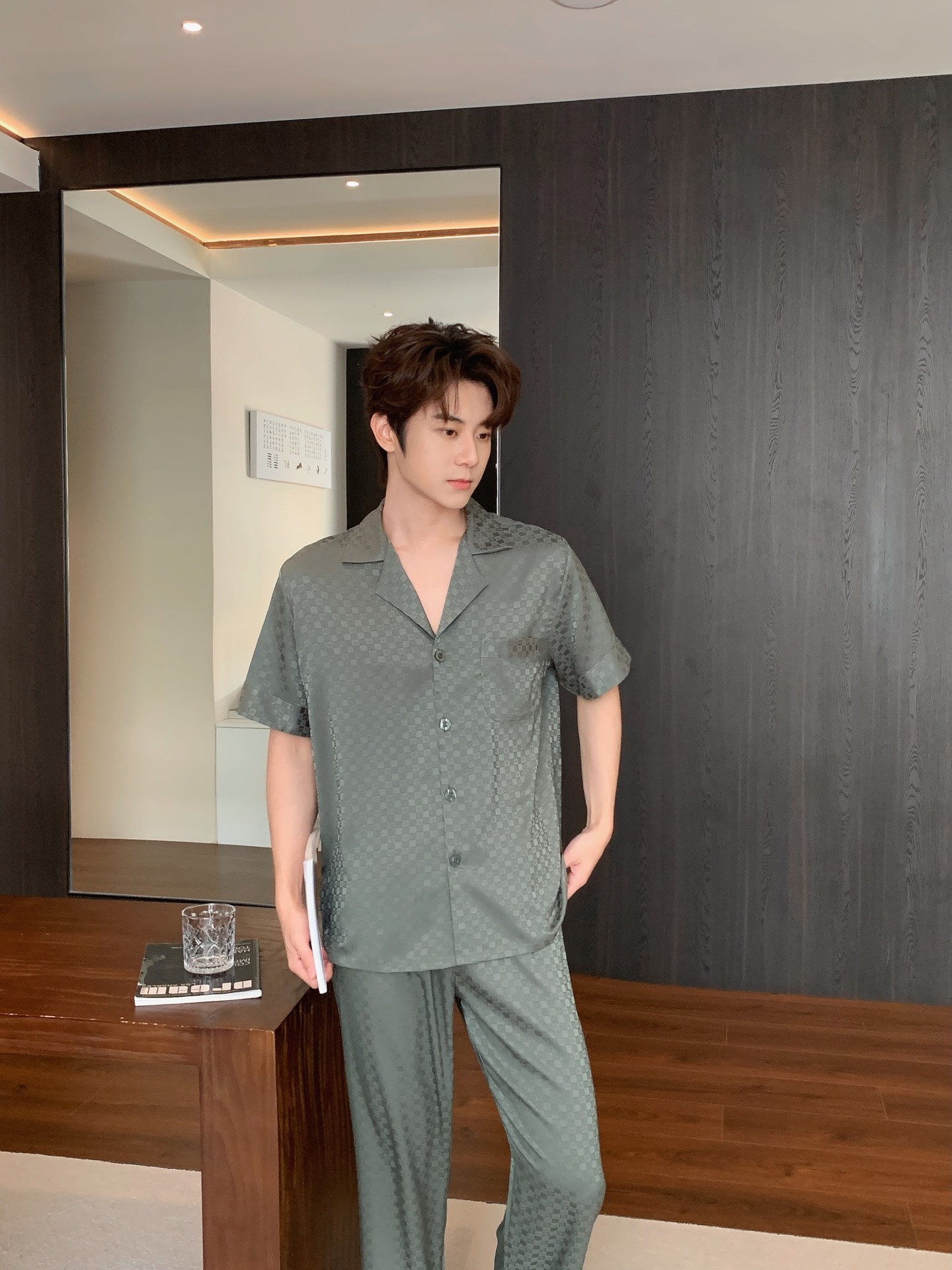2025新款橄榄绿冰丝短袖男士家居服春意盎然舒适透气可外穿现货详情3