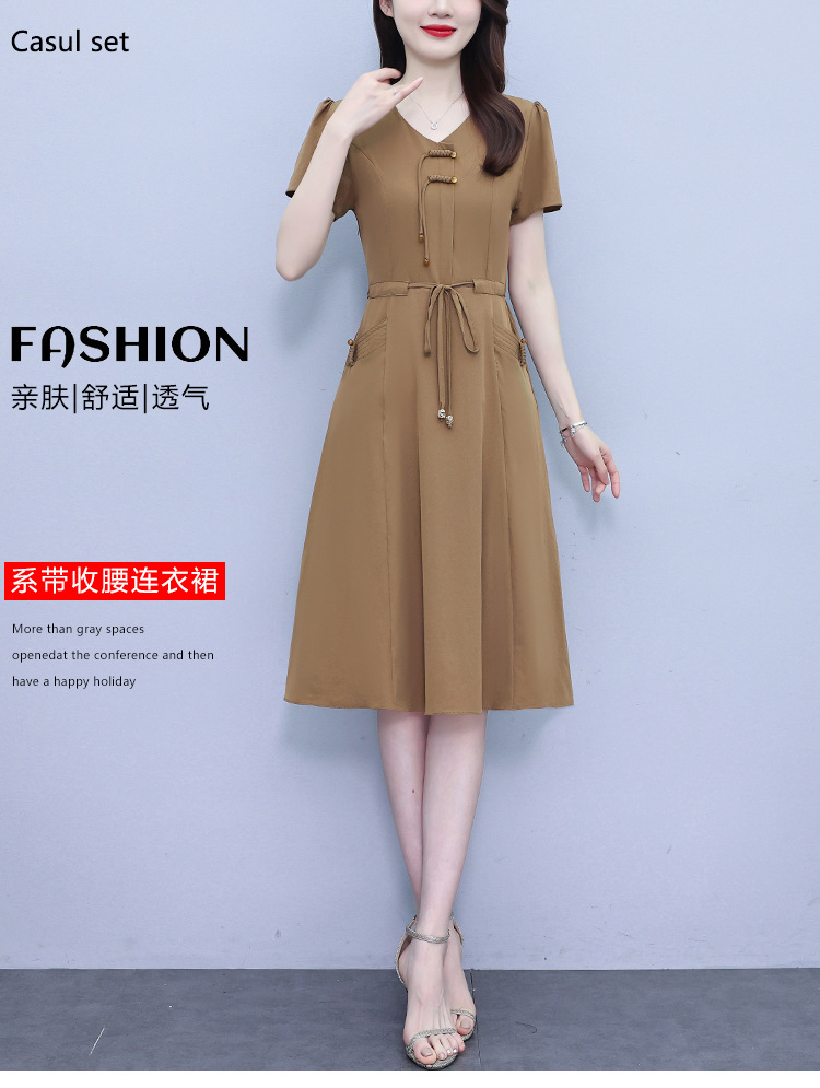 新中式V领连衣裙女2024夏季新款气质中长款收腰显瘦中年妈妈裙子详情1