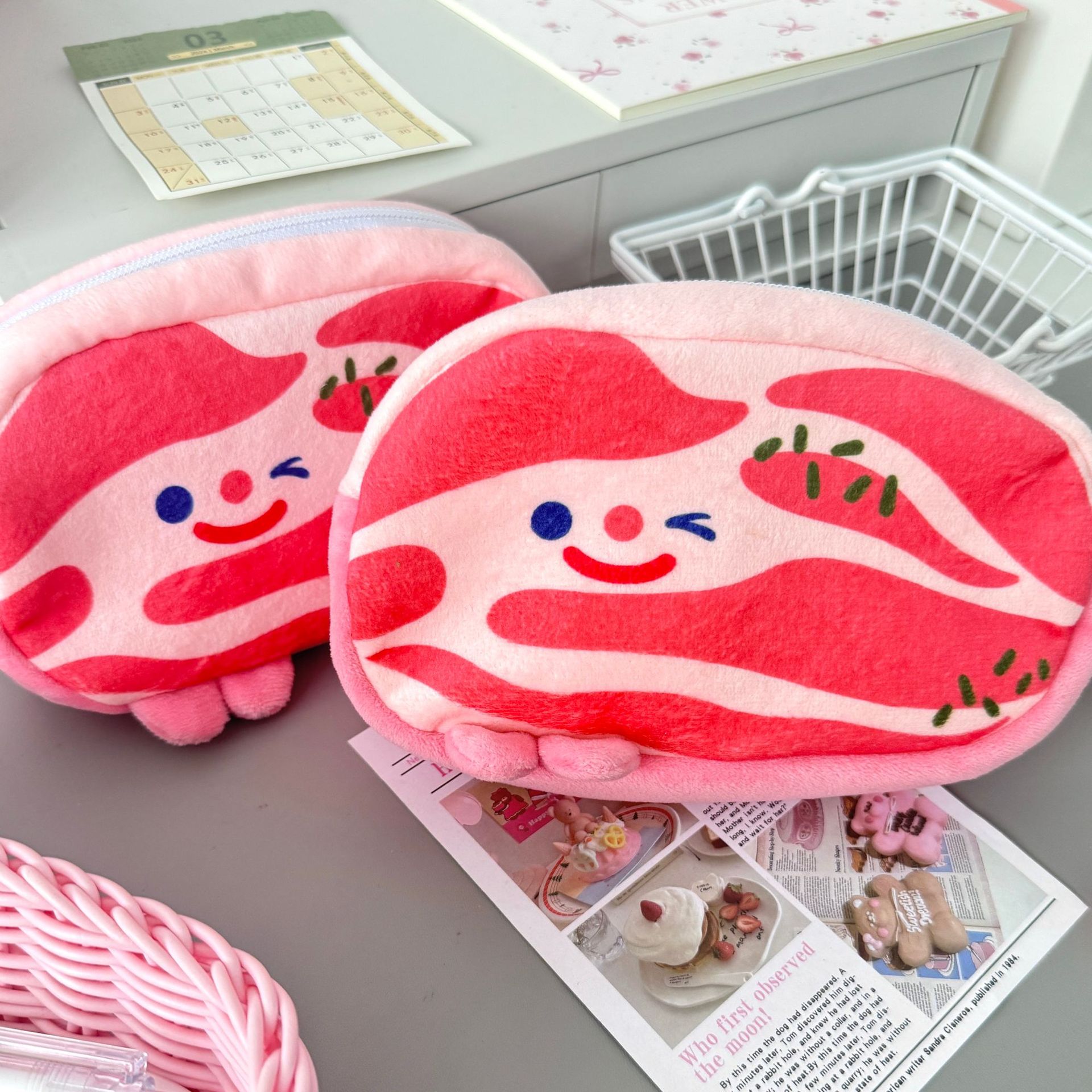 新款五花肉毛绒笔袋高颜值ins大容量学生文具收纳盒简约化妆包详情1