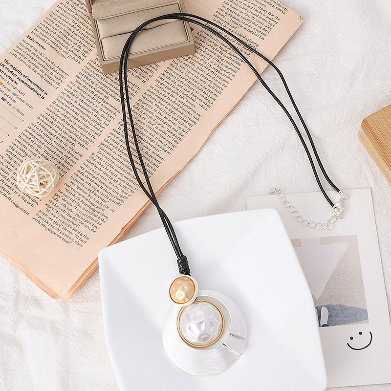 跨境饰品亚马逊爆款欧美流行几何珍珠合金项链女长蜡绳双色毛衣链详情6