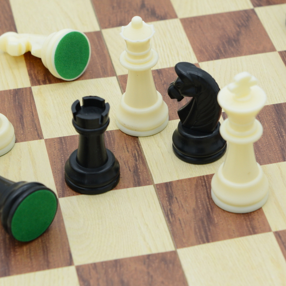 Wooden magnetic plastic chess pieces, foldable educational board game toys, direct sales, cross-border pic 5