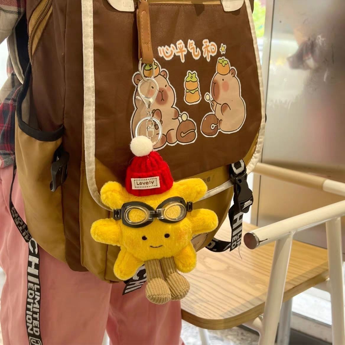 Super cute sunflower schoolbag pendants, plush dolls, toy pendants, couple car keychains, student gifts pic 2