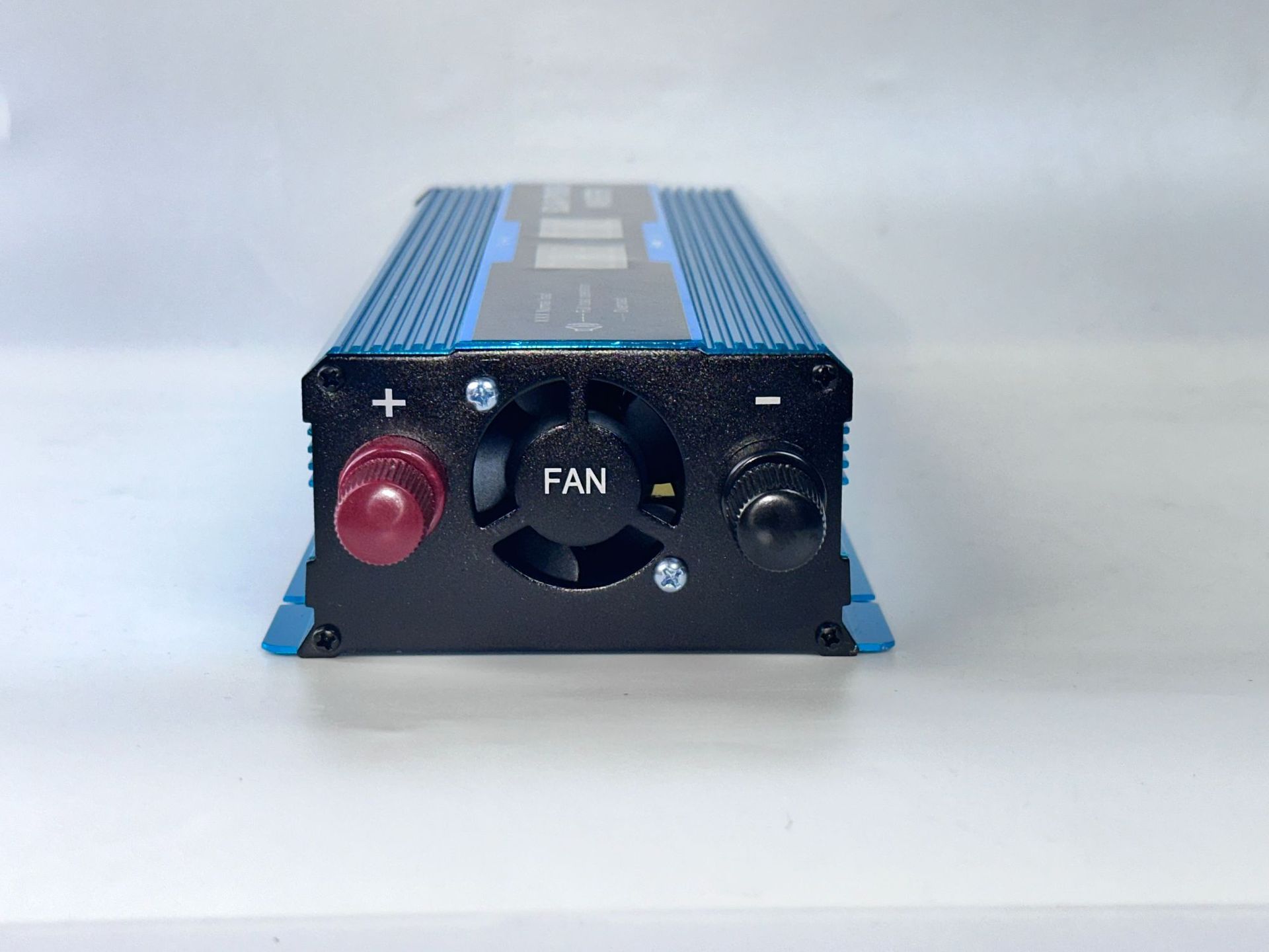 跨境修正波数显逆变器600-2600W车载逆变器12V/24V转110v/220v详情8
