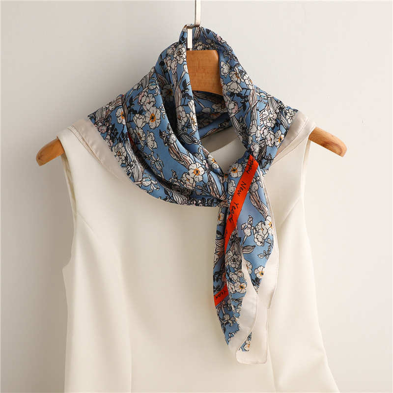 A 70cm small square scarf with Chinese trend printed patterns for women, fashionable clothing matching. The small silk scarf is an elegant autumn and winter scarf with flowers pic 14