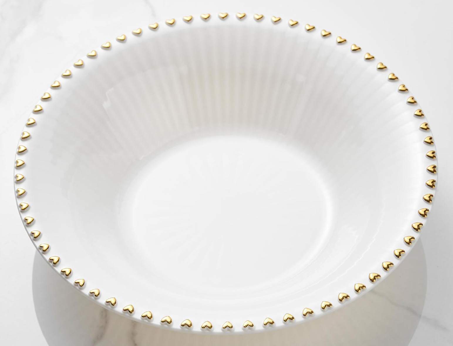 Covered bread plate, fruit plate, home living room coffee table, snack plate, heart-shaped gold edge new desktop storage pic 4