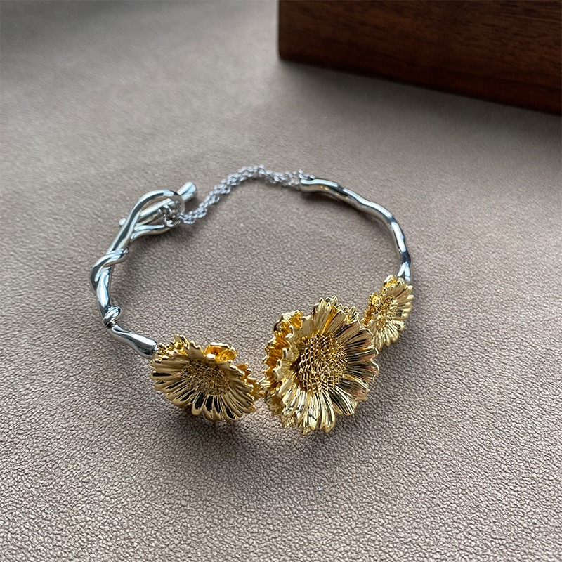 张悦儿同款新款小雏菊耳钉手链女小众设计感高级轻奢气质百搭项链详情16