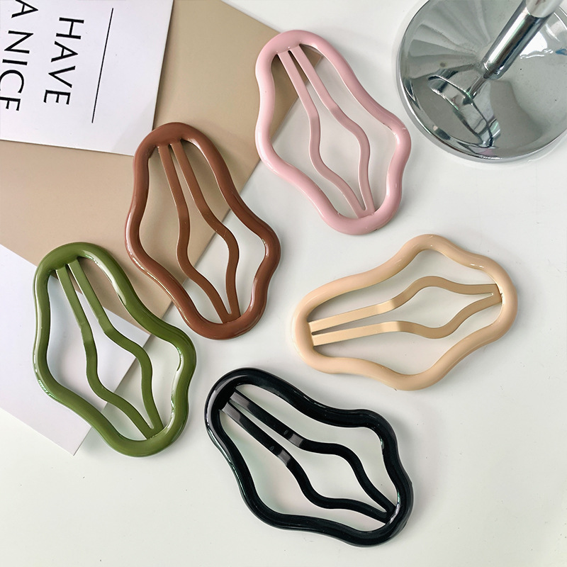 New cloud-shaped hollowed-out hair bb clip, forehead bangs clip, one-line side clip, headwear, candy-colored girl pic 4