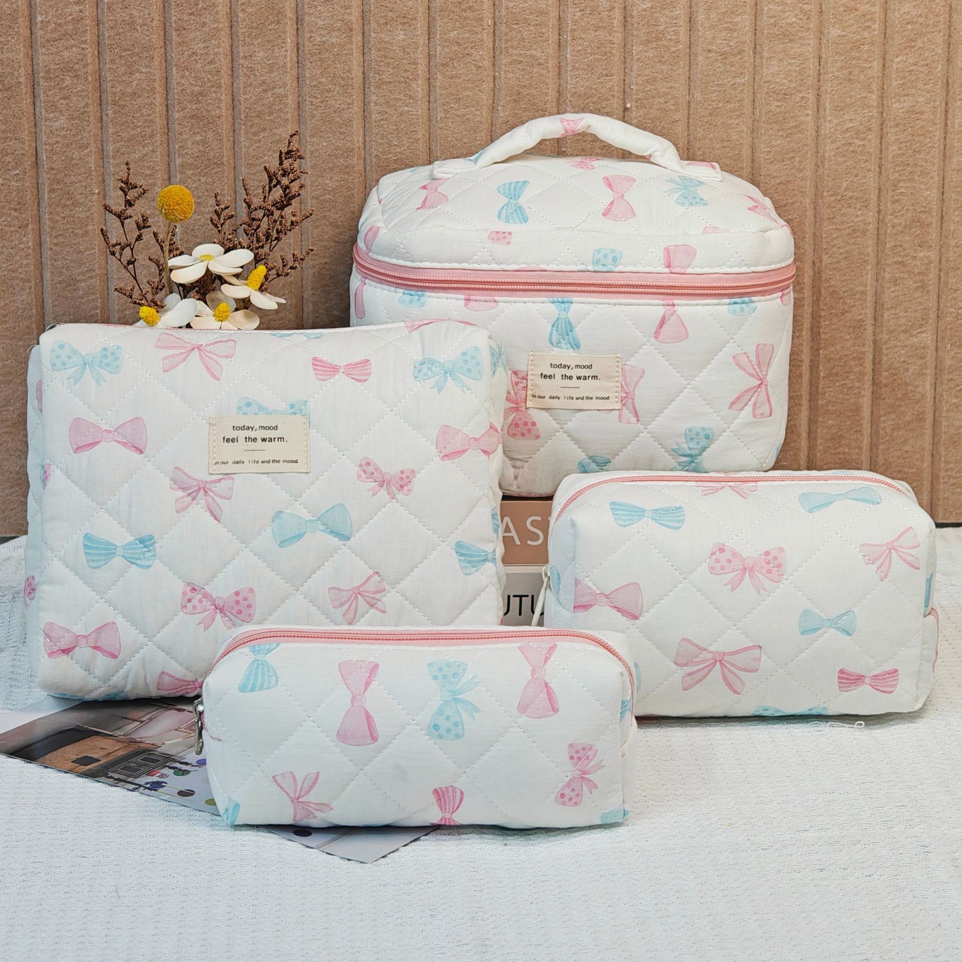 新款手提蝴蝶化妆包大容量绗缝便携收纳袋ins风旅行小物品收纳包详情25