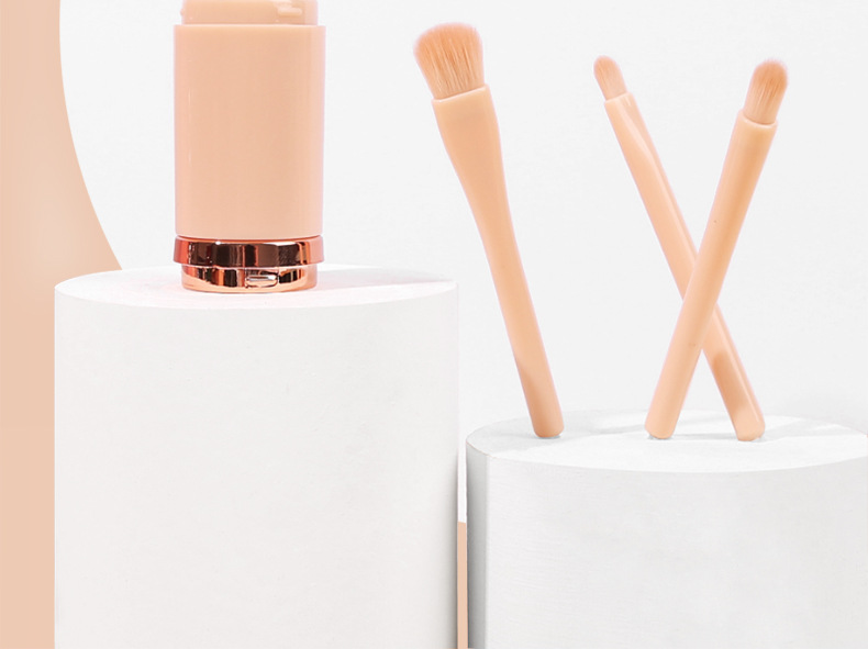 新品便携多功能带盖化妆刷四合一散粉腮红眼影唇彩刷护肤工具迷你收纳装详情5