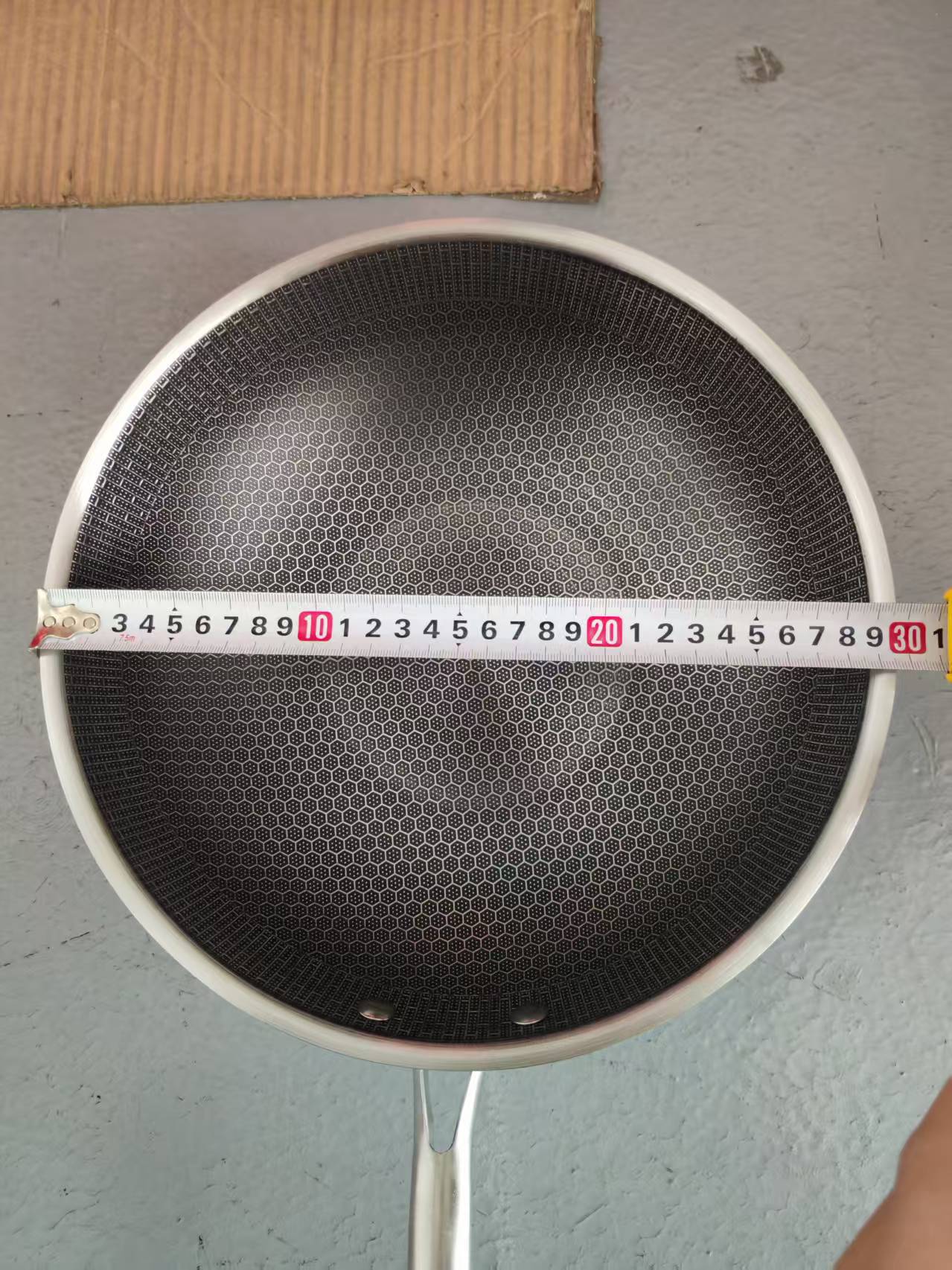 不锈钢家用炒锅蜂窝不粘锅炒菜锅电磁炉燃气灶专用锅具平底详情3