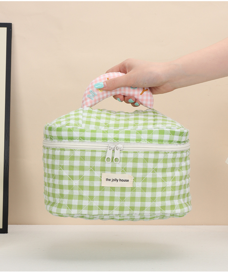 新款ins风格子化妆包大容量高级感可爱便携高颜值收纳包一个起批详情13