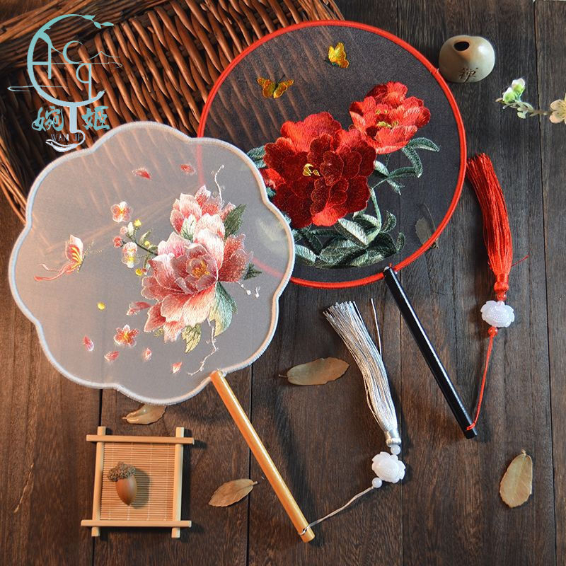 Double-sided embroidered ancient-style round fans, embroidered folding fans, special for Hanfu, Suzhou embroidery, versatile dance fans, factory wholesale pic 1