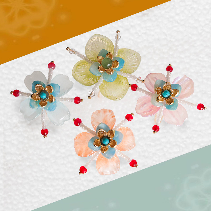 Ancient-style Hanfu headwear decorated with U-shaped small hairpins for fresh hair cover, traditional Chinese-style flower hairpins, and walking and swaying cheongsam hair accessories pic 3