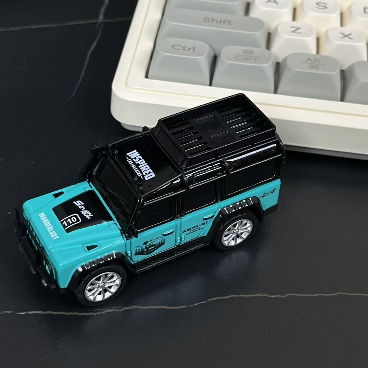 新款迷你合金遥控车玩具2.4G灯光可调速仿真模型小比例1:64合金车详情11