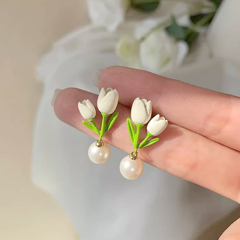 Niche ins minimalist colored drip glaze dopamine earrings, gentle and creamy C-shaped blue large circle ear rings for round faces pic 92